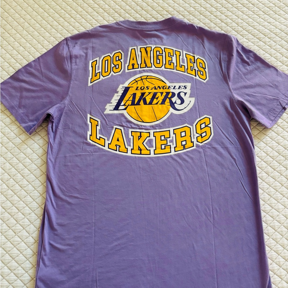 Los Angeles Lakers Basketball Purple & Gold Fans T Shirt Size M Brand New UG NBA